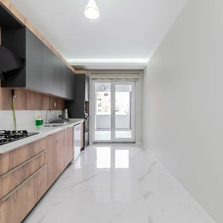 Apartment Lovely 3 Bdrm Apartment Close To Everything *