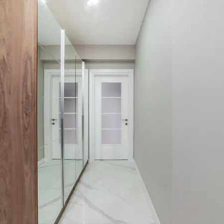 Lovely 3 Bdrm Apartment Close To Everything Apartment