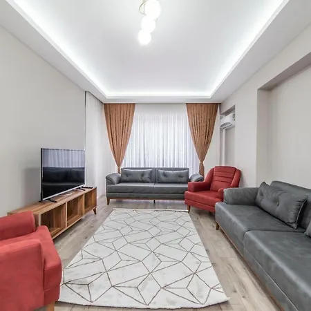 Lovely 3 Bdrm Apartment Close To Everything *