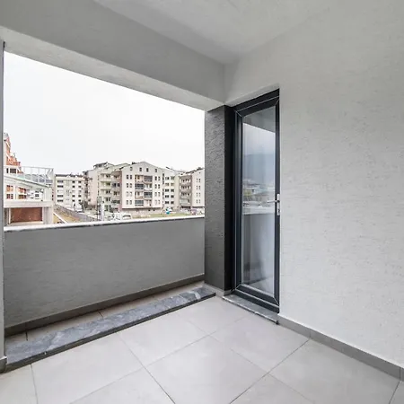 Apartment Lovely 3 Bdrm Apartment Close To Everything